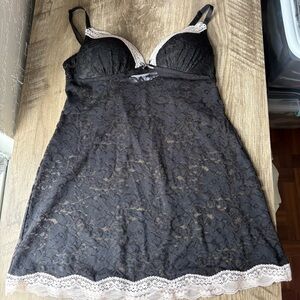 Elegant Gilligan & O'Malley Built In Bra Black Lace Chemise with Cream Accents